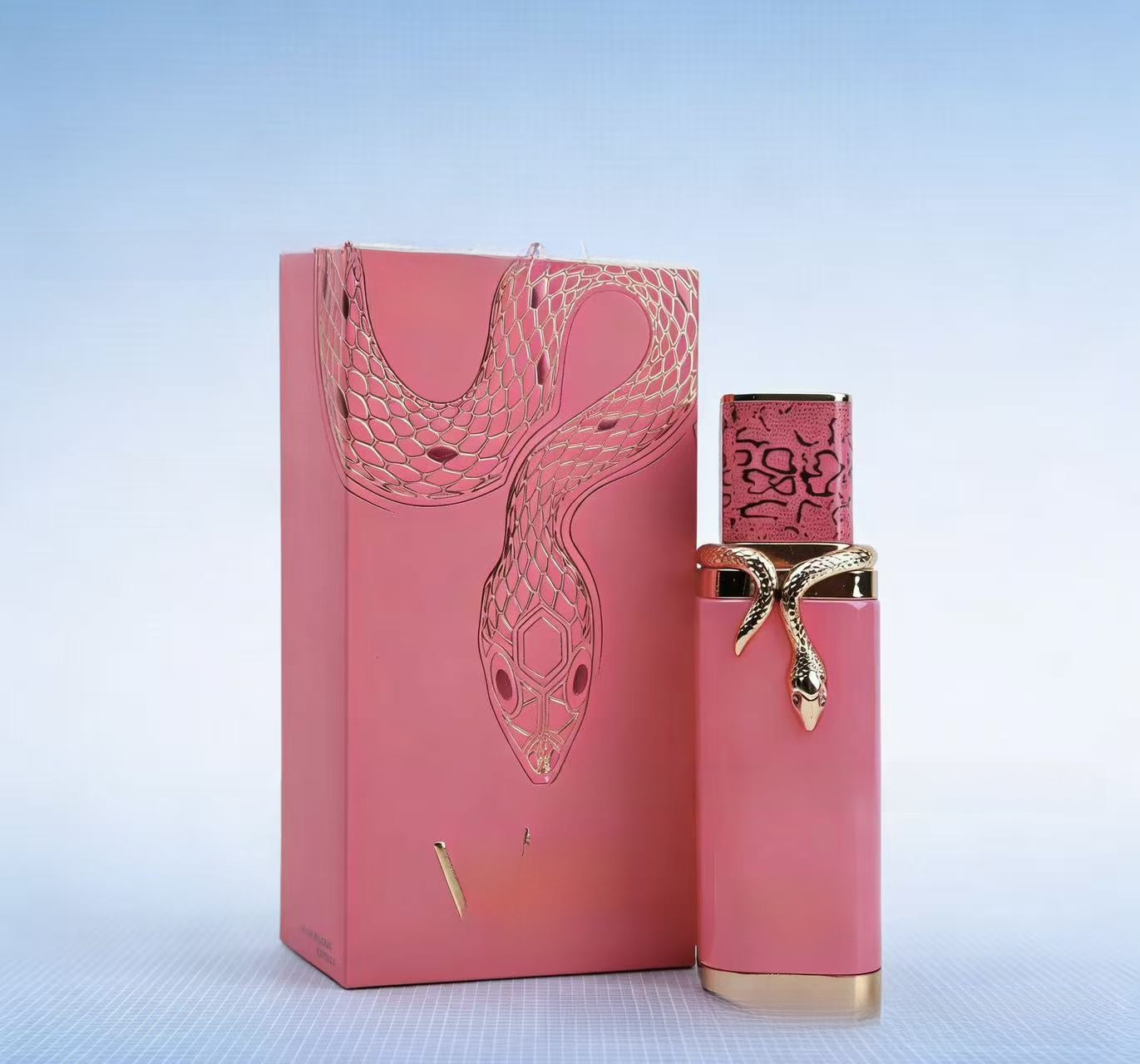 Le parfum pour hommes a une fragrance longue durée