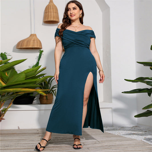 Robe grande taille épaules dénudées