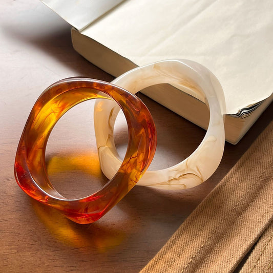 Bracelet géométrique irrégulier en résine pour femme
