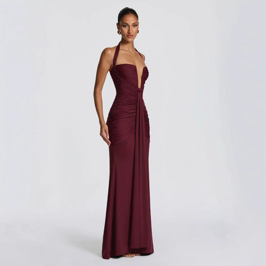 Robe moulante élégante dos nu à col halter