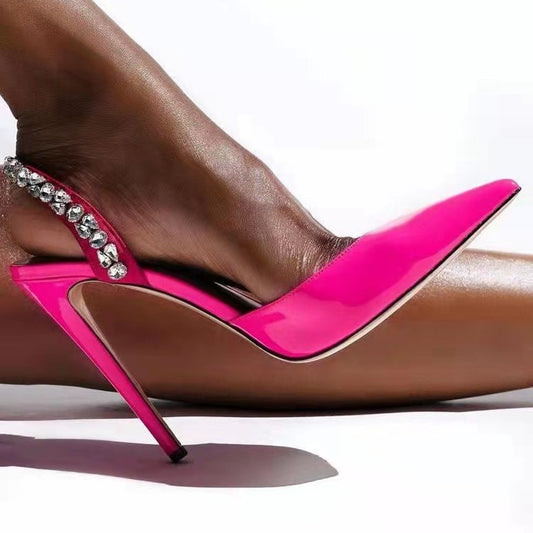 Chaussures à talons hauts à pointe pointue sans côtés avec clous