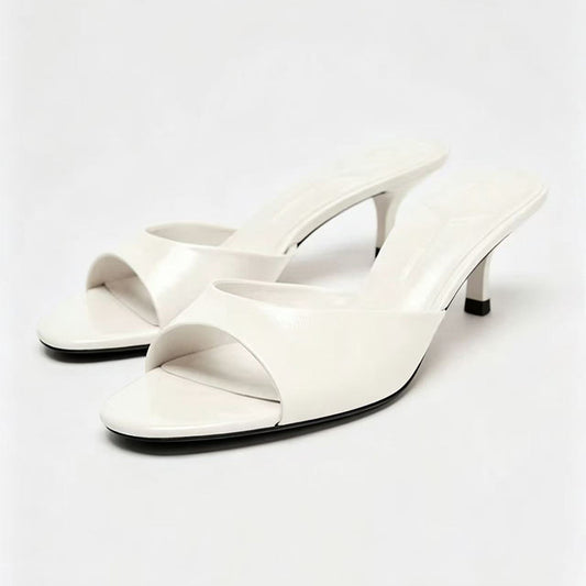 Chaussures :Sandales a talons aiguilles noirs, demi-mules a bout ouvert et talons bas pour femmes