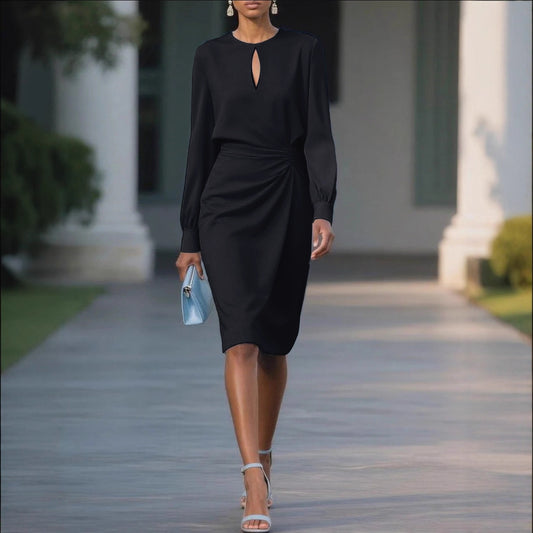 Robe élégante à couleur unie plissée et ajourée