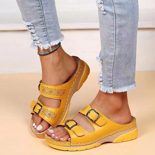 Chaussons pour femmes à semelle épaisse avec boucle et bout rond