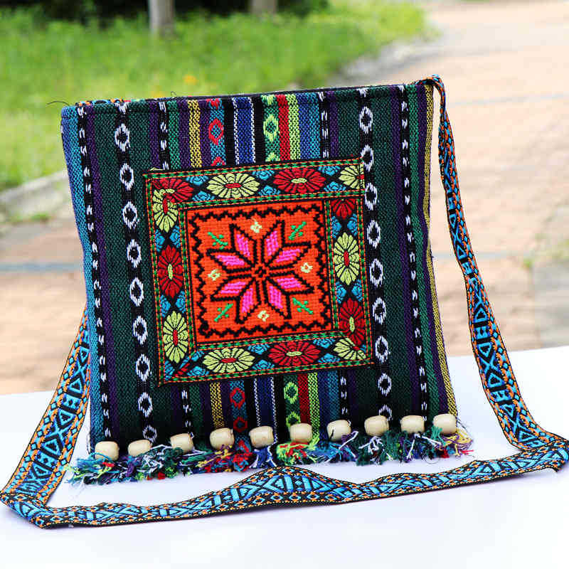 Sac bandoulière ethnique du Yunnan tissé à la main avec broderie