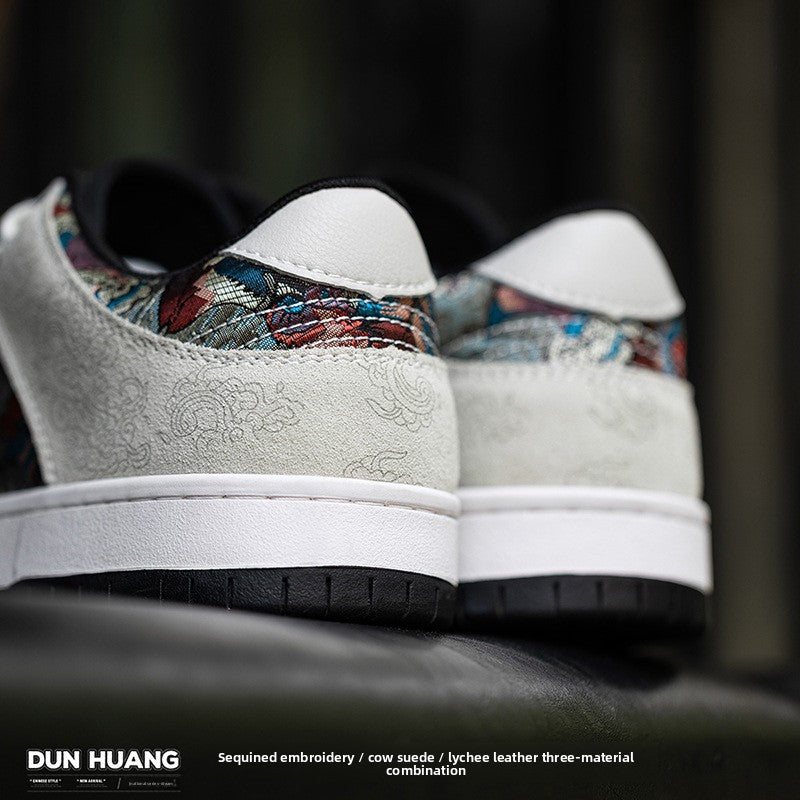 Baskets pour homme style national avec broderie