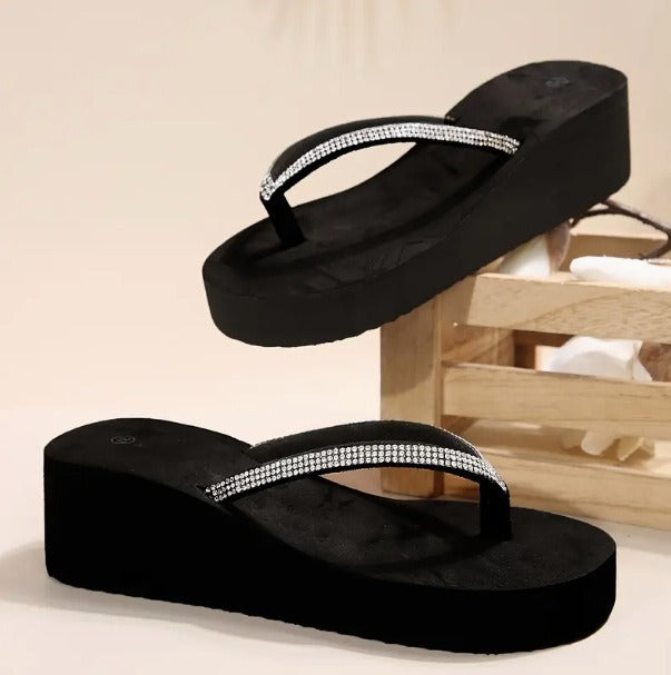 Tongs à crampons avec semelles antidérapantes et sandales de plage pour l'été