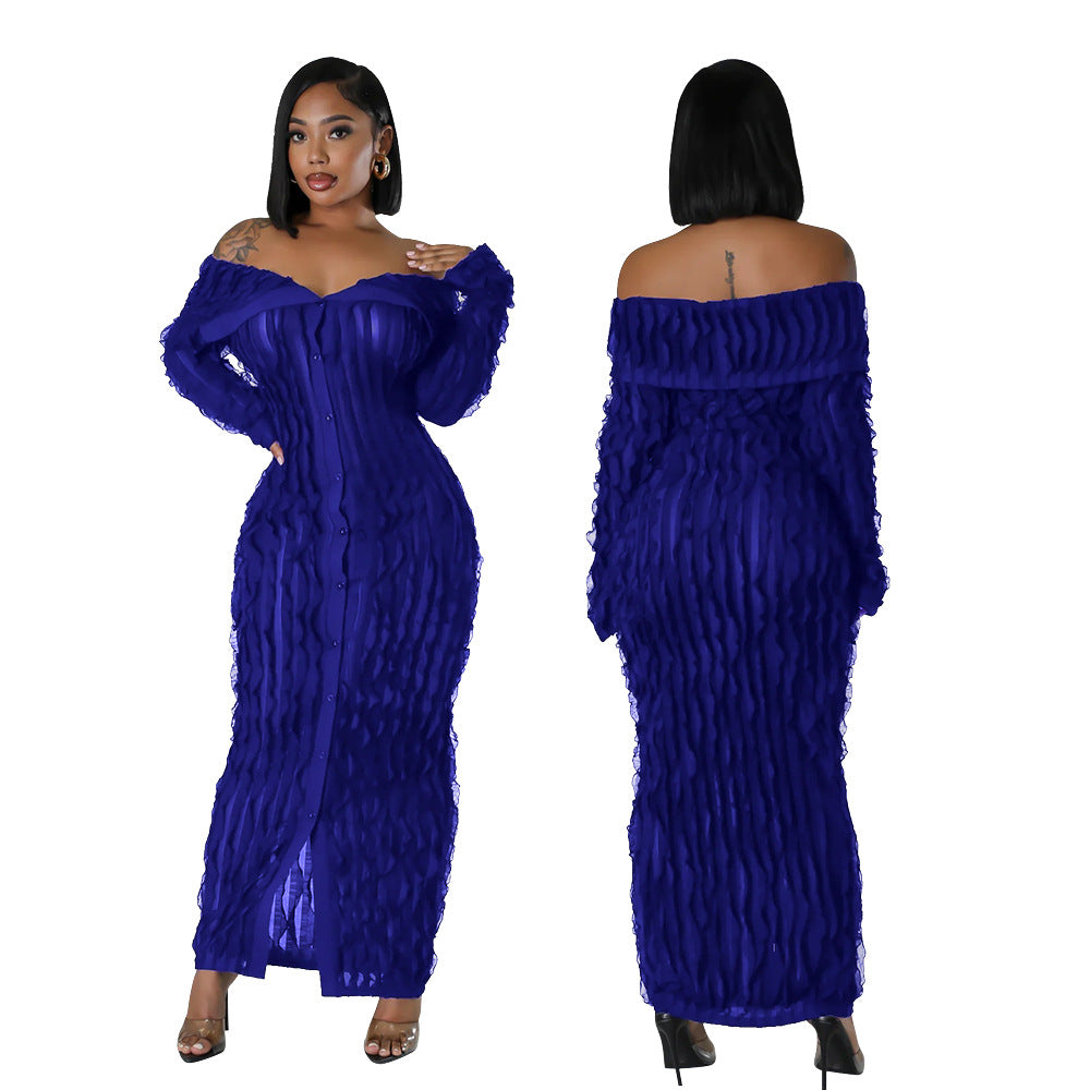 Robe moulante à épaules dénudées avec détails transparents