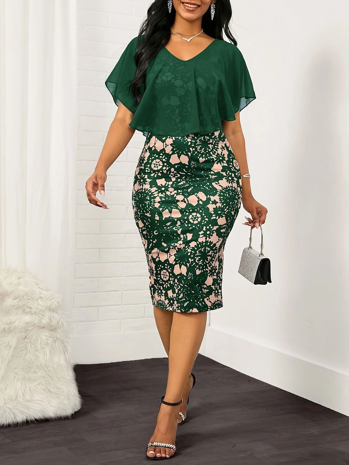 Robe en chiffon à imprimé floral avec col en V et fente au dos