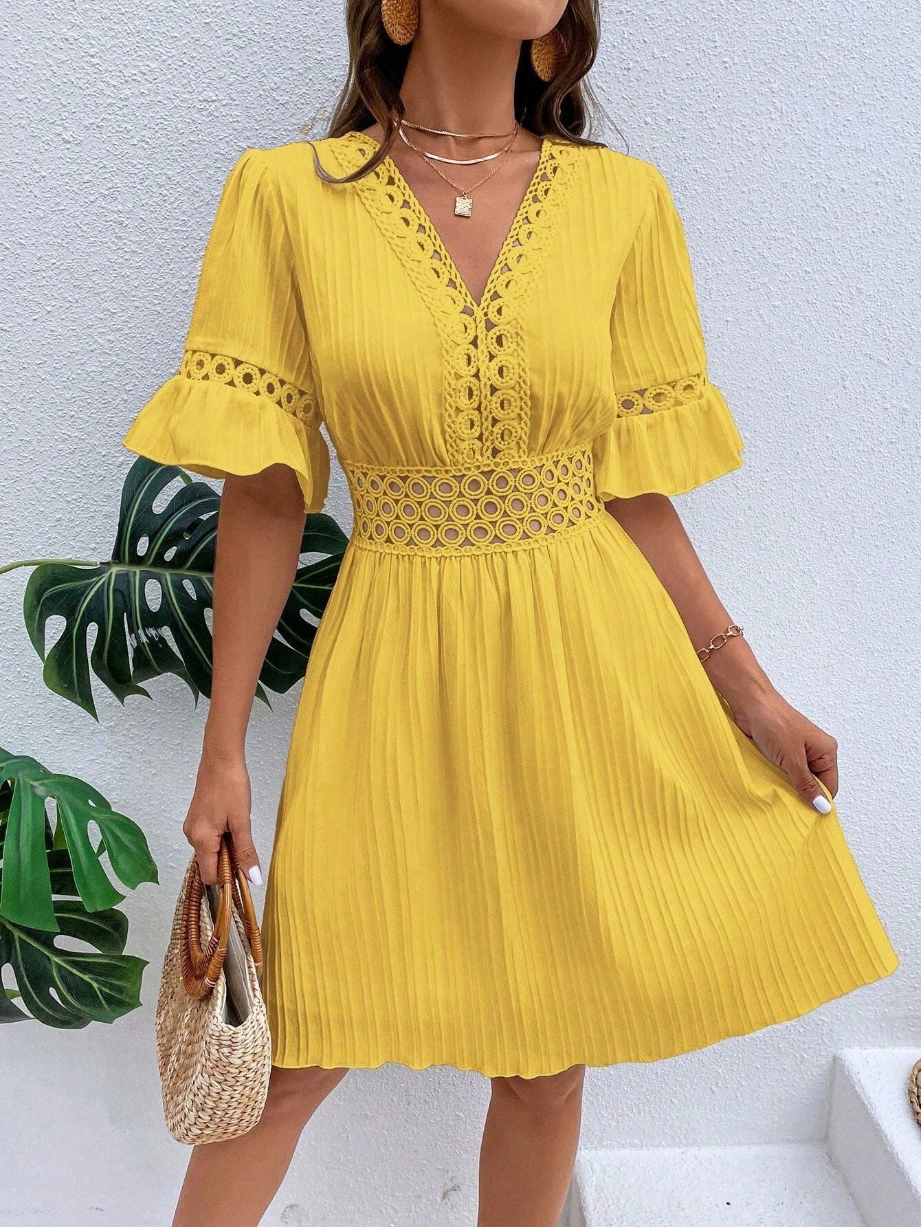 Robe à taille cintrée