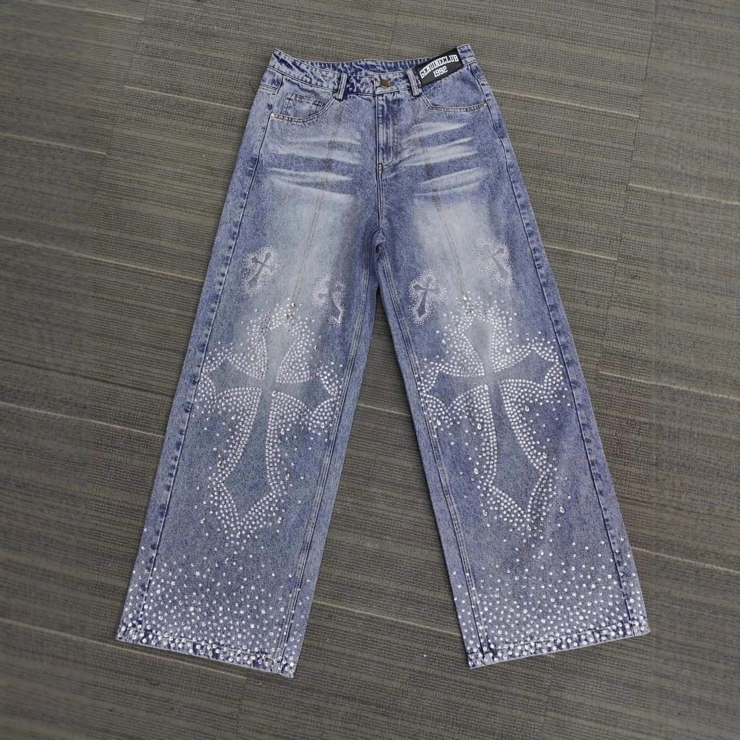 Jean droit ample taille haute orné de strass