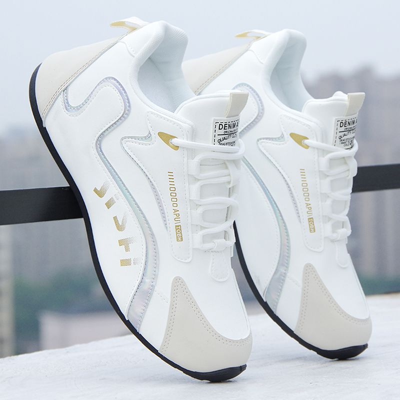 Chaussures de voyage haut de gamme avec surface en cuir impermeable et antiderapante