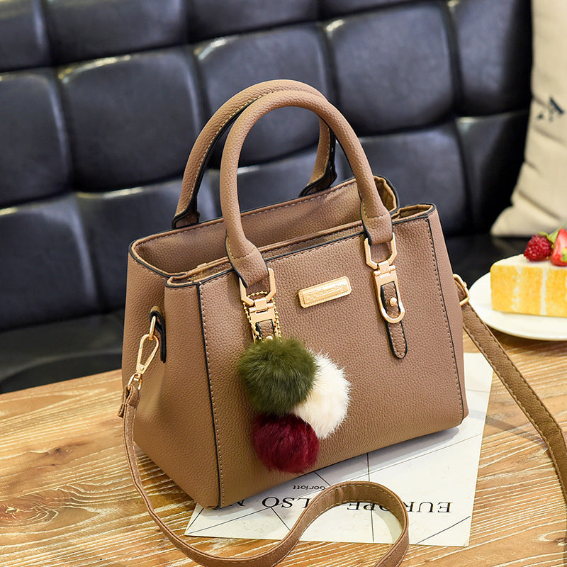 Sac à épaule tendance à double couche avec accent en fourrure