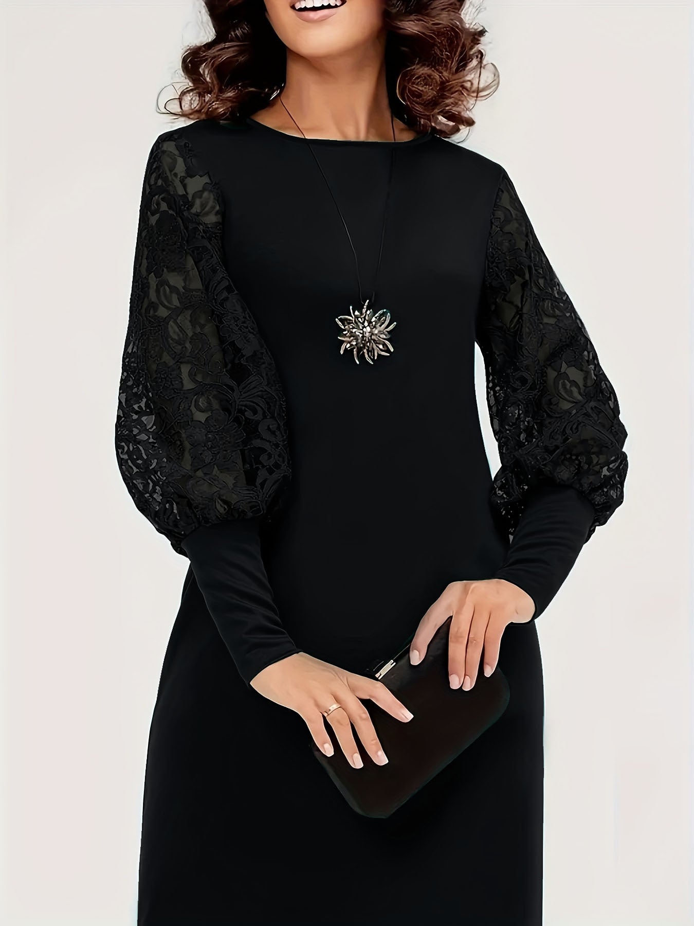 Robe élégante à manches en dentelle et style lanterne