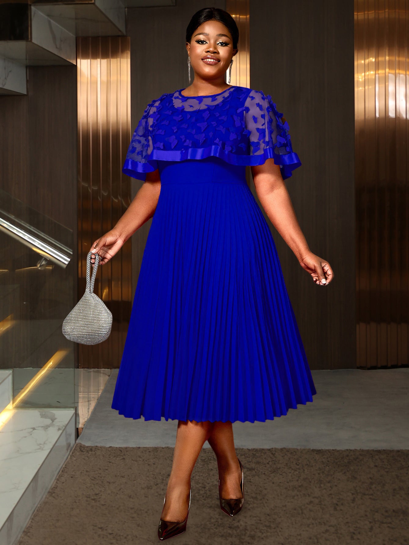 Robe  grande taille en tulle avec nœud et châle