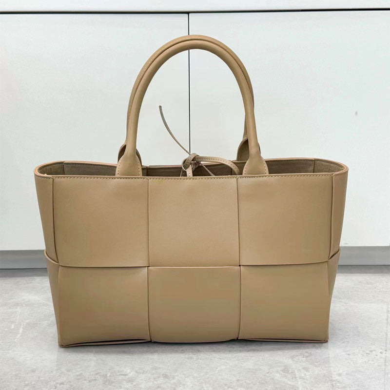 Sac fourre-tout tissé en cuir véritable