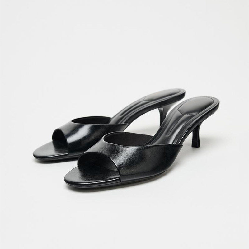 Chaussures :Sandales a talons aiguilles noirs, demi-mules a bout ouvert et talons bas pour femmes