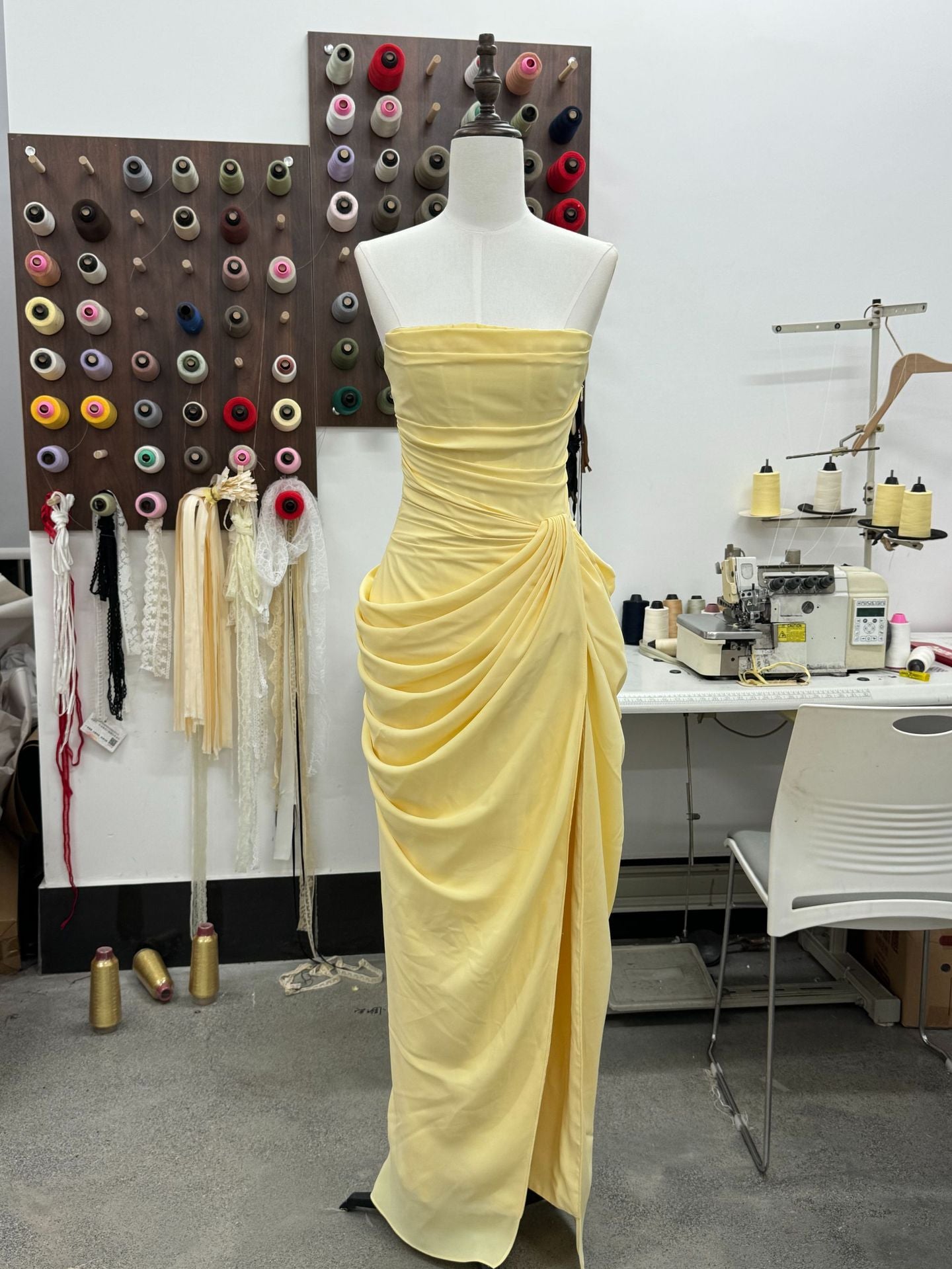 Robe longue bustier sexy à taille froncée avec fente
