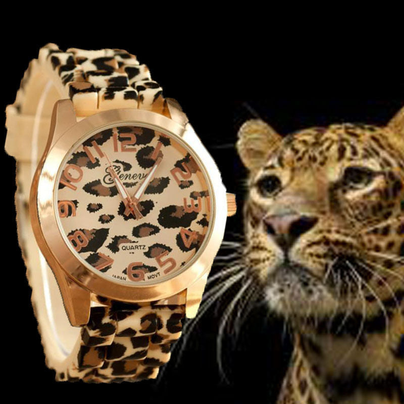 Montre élégante à imprimé léopard