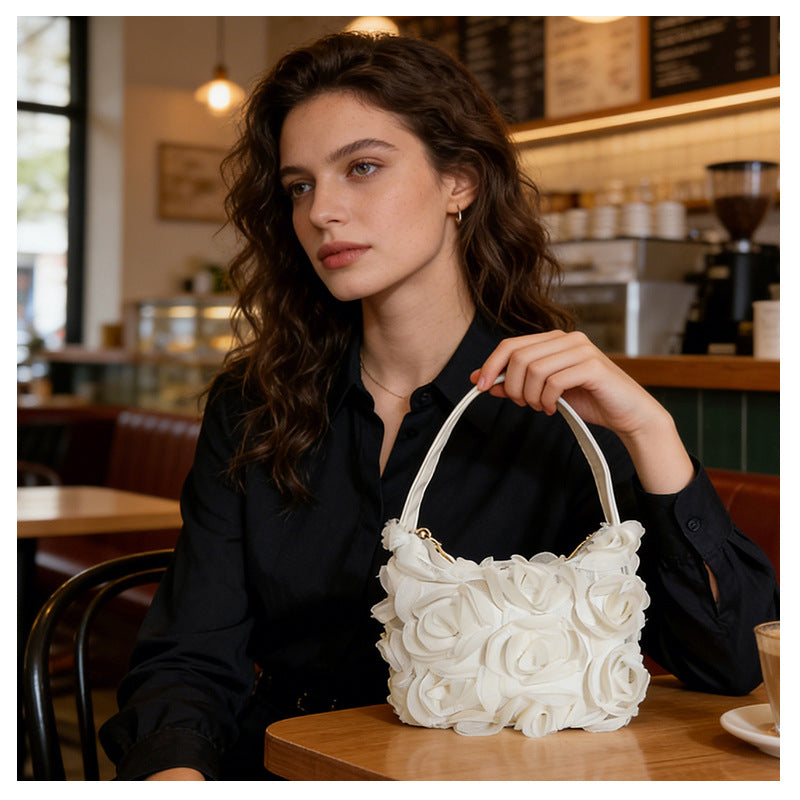 Sac bandoulière de soirée en dentelle rose