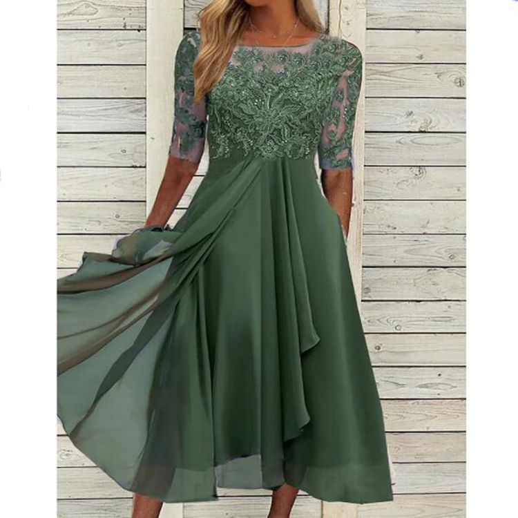 Robe élégante en dentelle en chiffon ajourée cousue