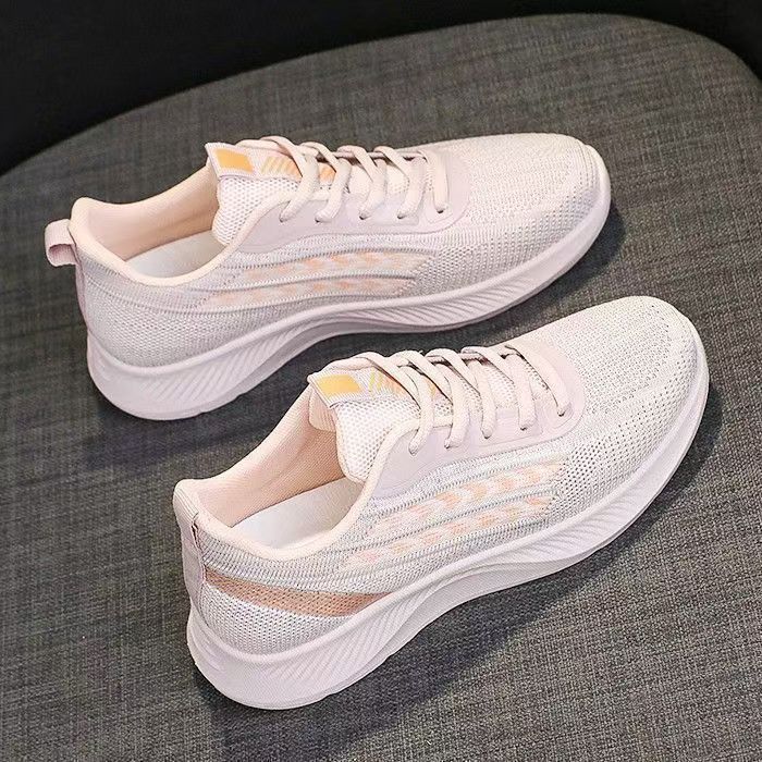 Chaussures de sport en maille pour la marche