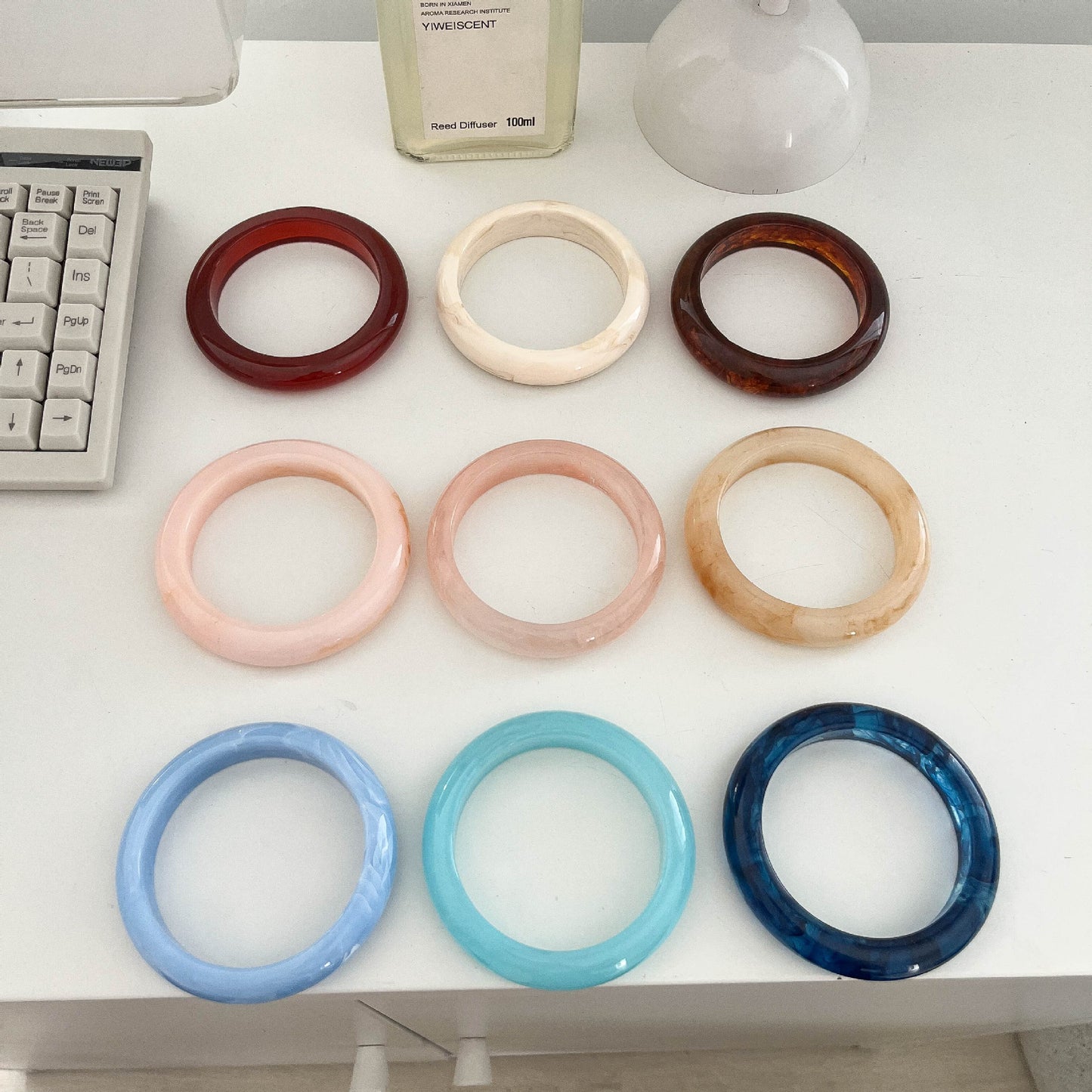 Collection de bracelets en résine personnalisés pour femmes