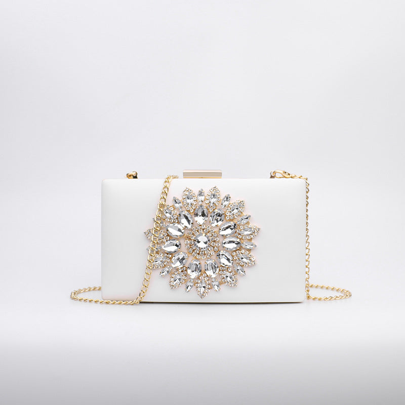 Pochette de soirée incrustée de diamants, best-seller transfrontalier 2026, élégante et tendance, à porter à l'épaule ou en bandoulière avec chaîne.