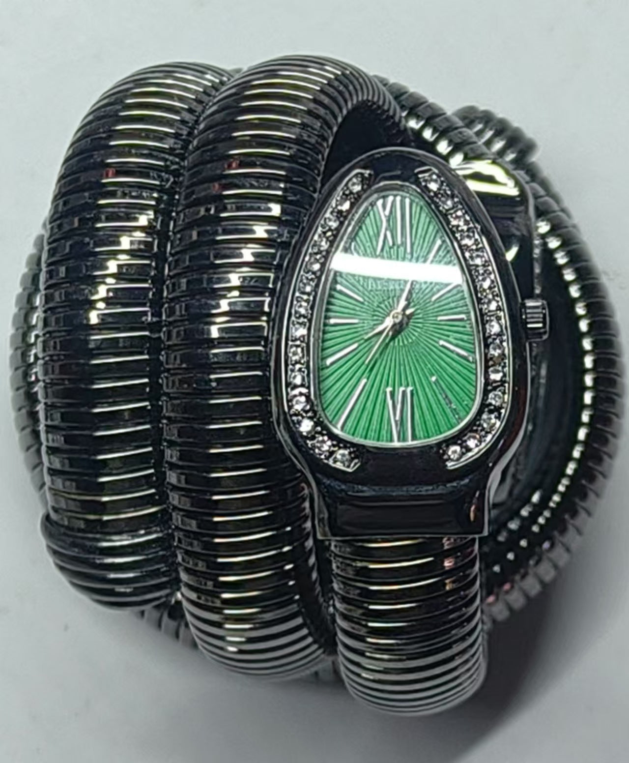 Montre en quartz bracelet serpent à la mode