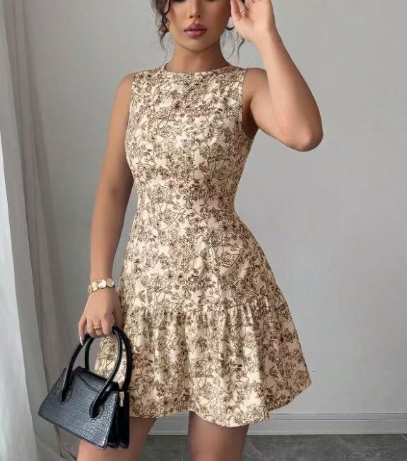 Robe à jupe en couche sans manches à imprimé floral