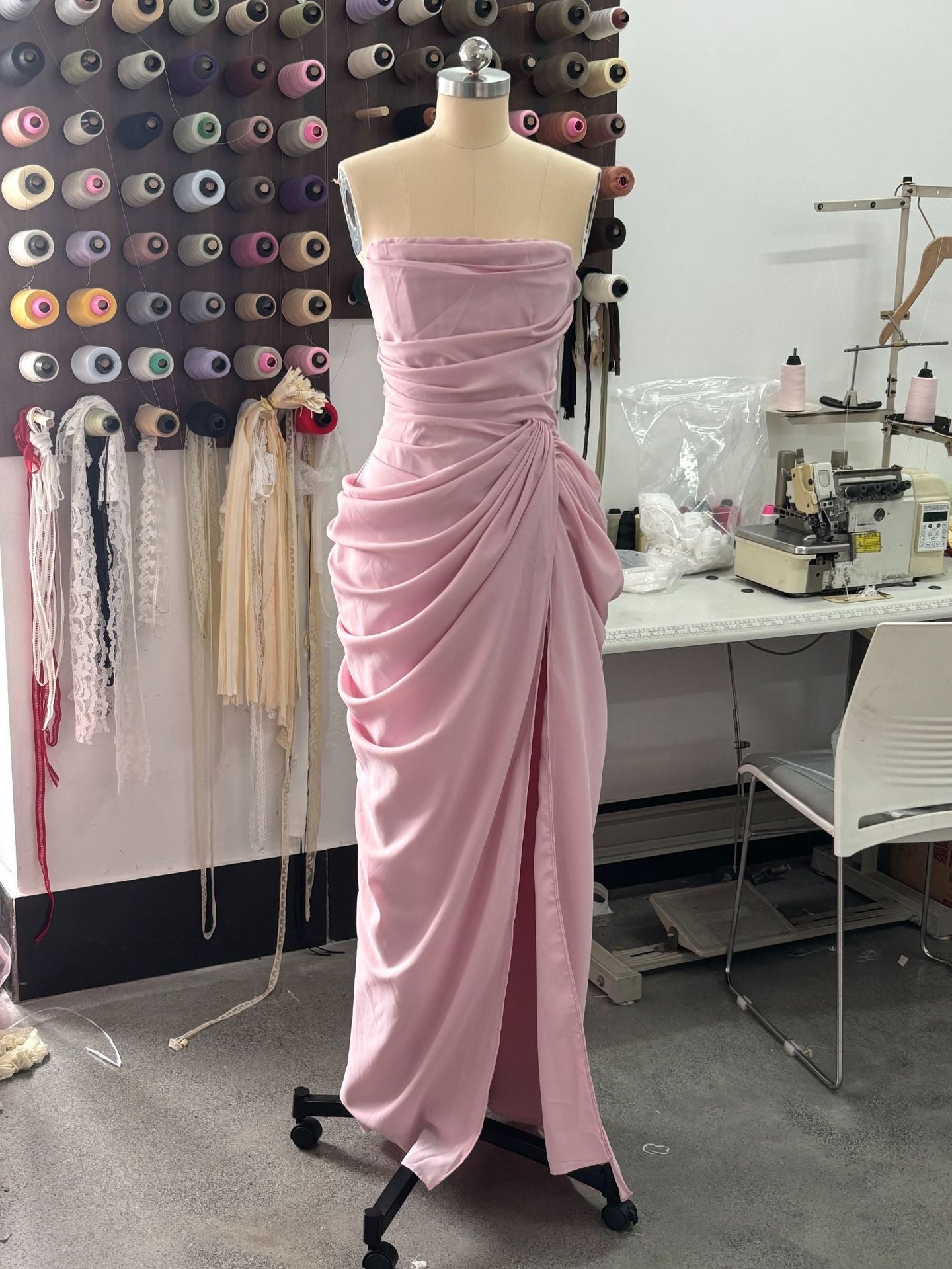 Robe longue bustier sexy à taille froncée avec fente