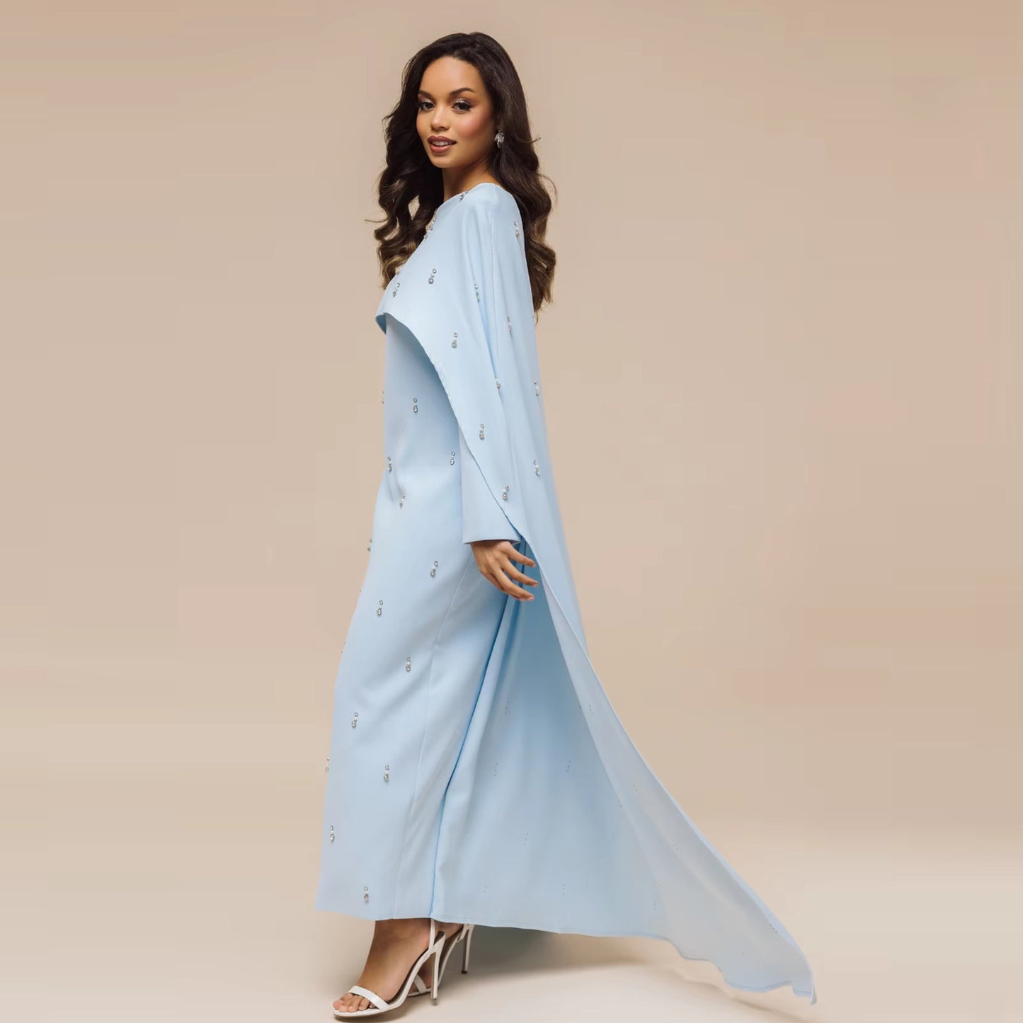 Robe élégante en deux pièces avec jupe évasée et perles