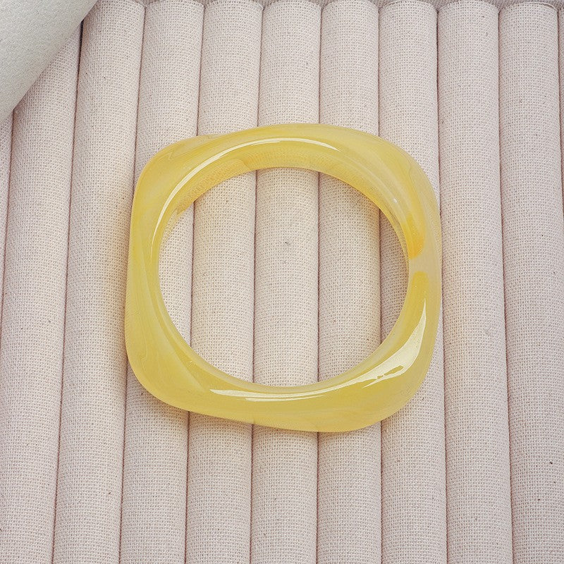 Bracelets en acrylique courbés pour femmes