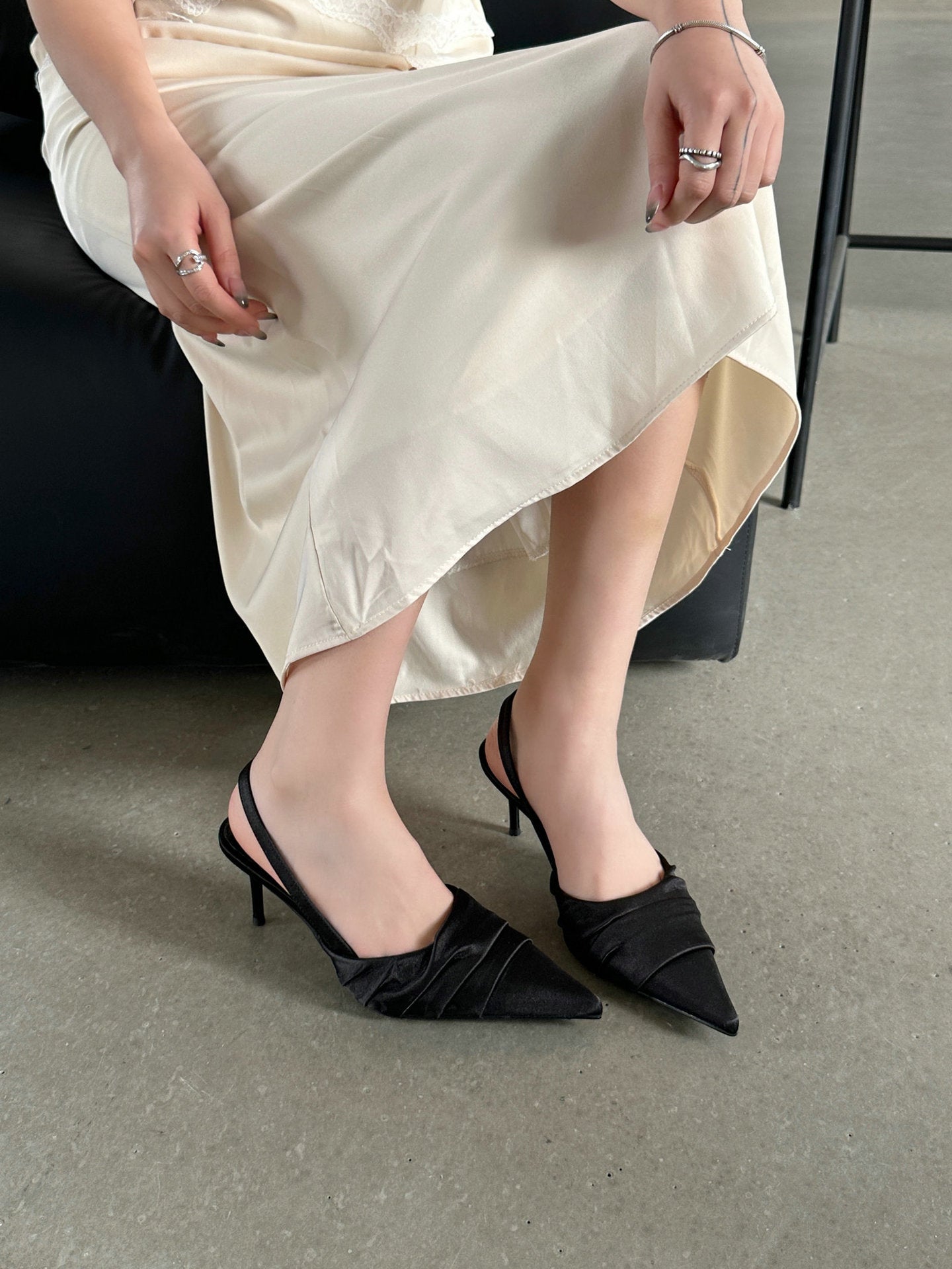 Chaussures :sandales a talons aiguilles et bout ferme