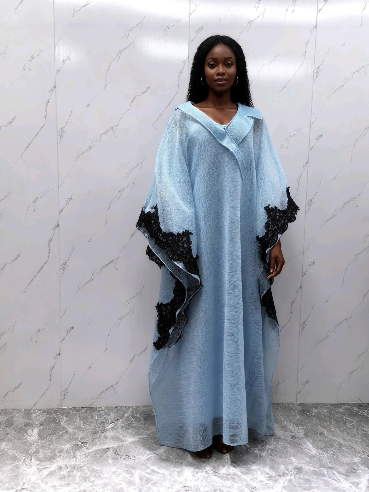 Habit :Robe longue fluide brodée