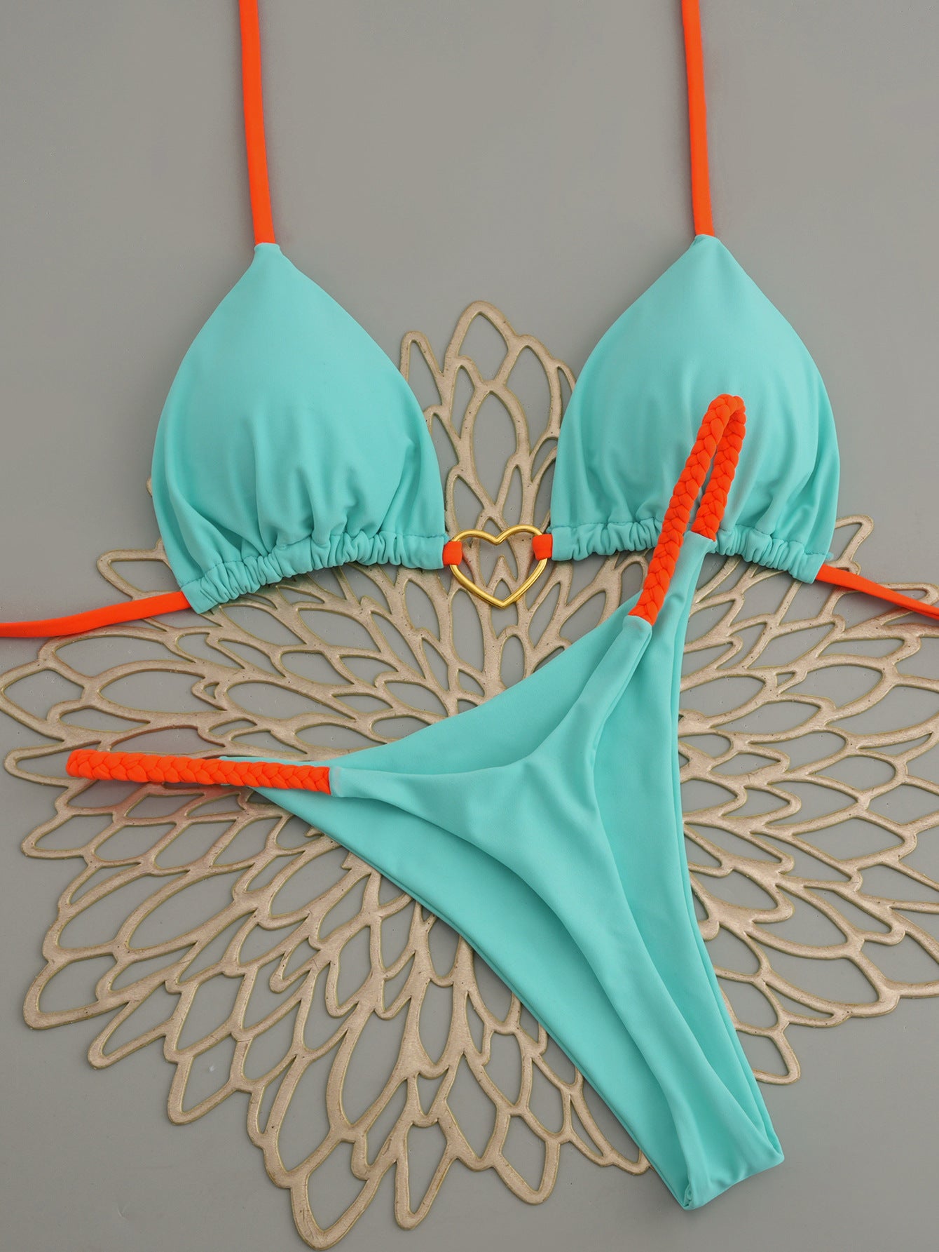 Bikini à lacets en forme de cœur