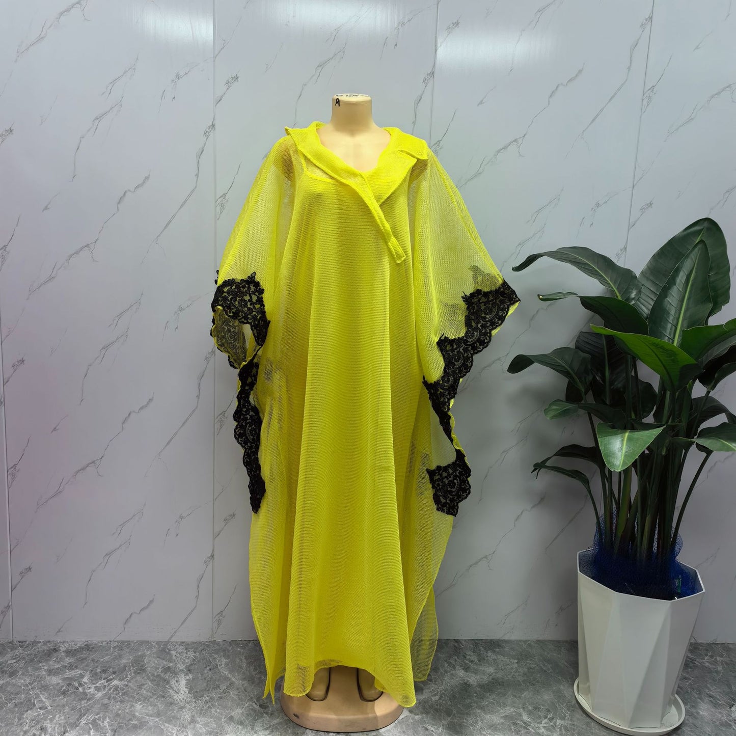 Habit :Robe longue fluide brodée