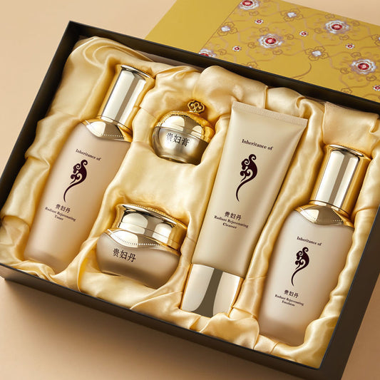 Ensemble de cinq produits de soins hydratants et nourrissants pour la peau