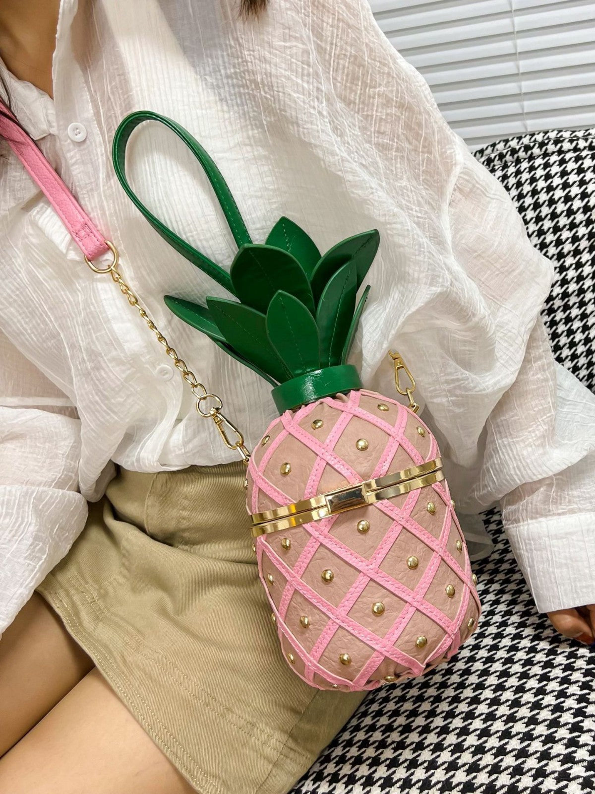 Sac bandoulière en forme d'ananas avec détail de chaîne