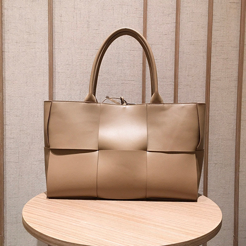 Sac fourre-tout tissé en cuir véritable