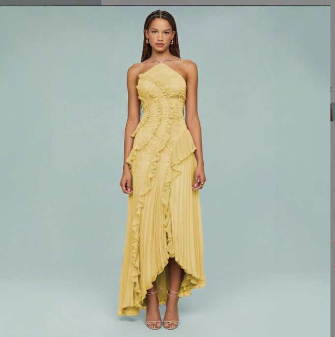 Robe d'été plissée à col licou et dos nu