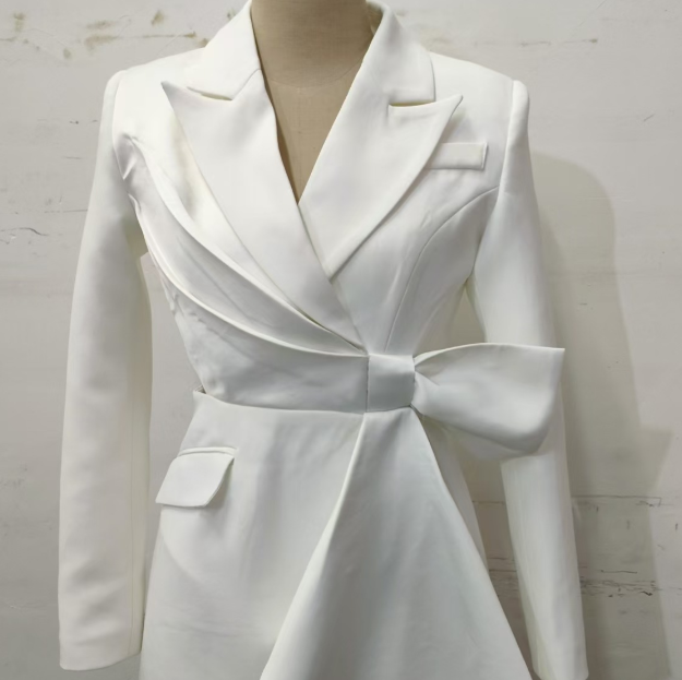 Robe-costume slim pour femmes