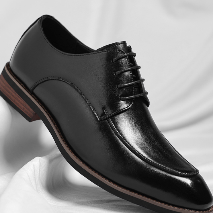 Chaussures pour hommes Dropshipping transfrontalier Grande taille Nouvelles chaussures en cuir Chaussures élégantes pour hommes d'affaires Chaussures formelles Tendance Chaussures de gentleman britannique