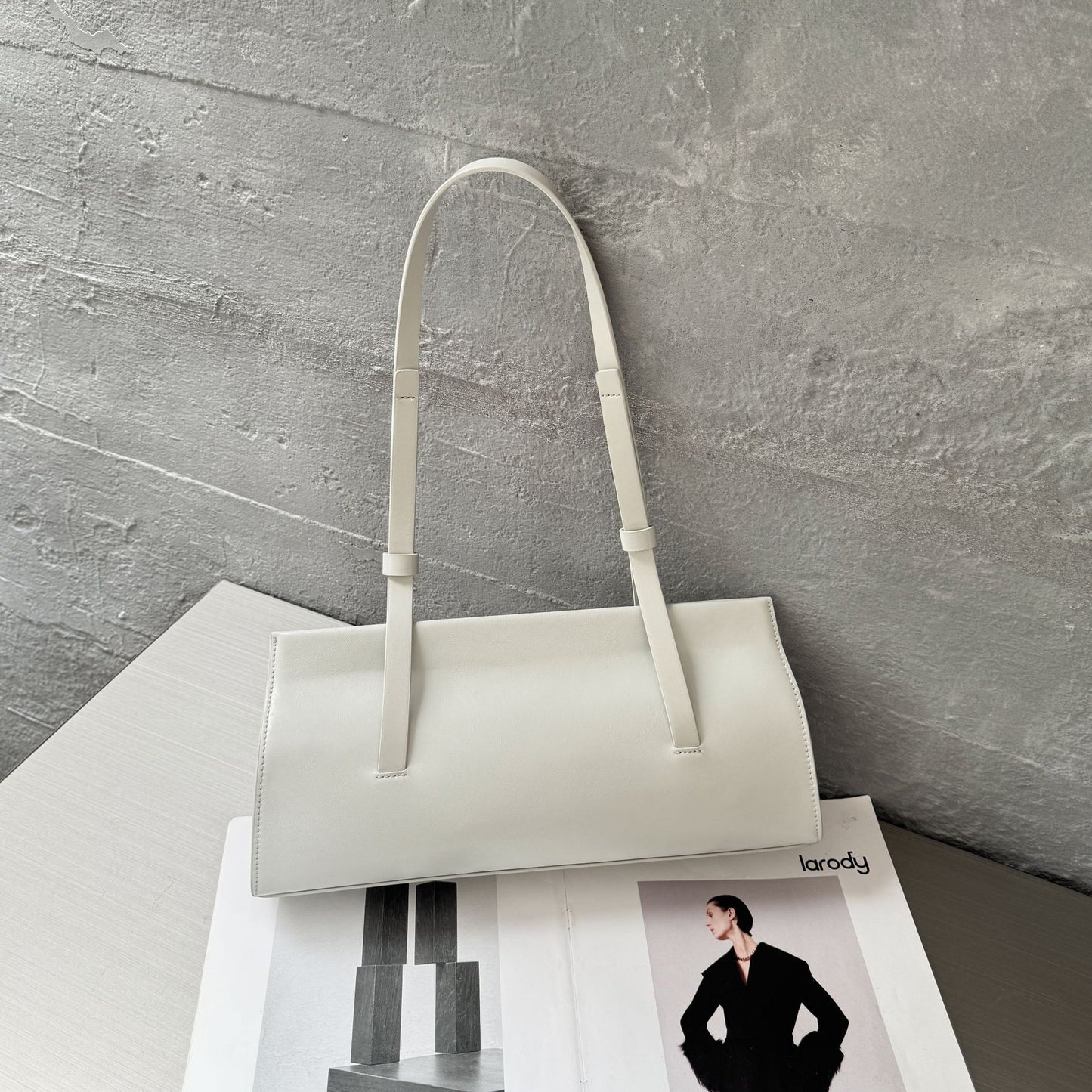 Sac bandoulière en cuir véritable style français