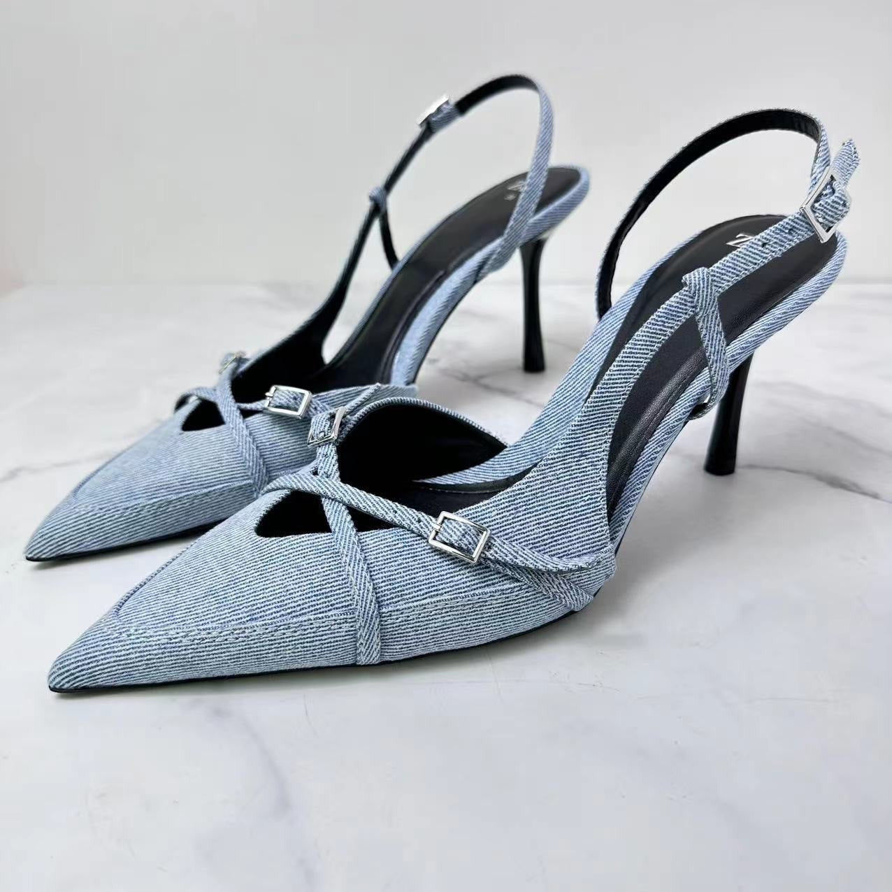 sandales à talons hauts en jean