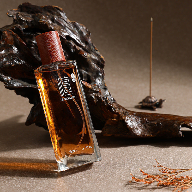Parfum de santal, fragrance boisée et légère