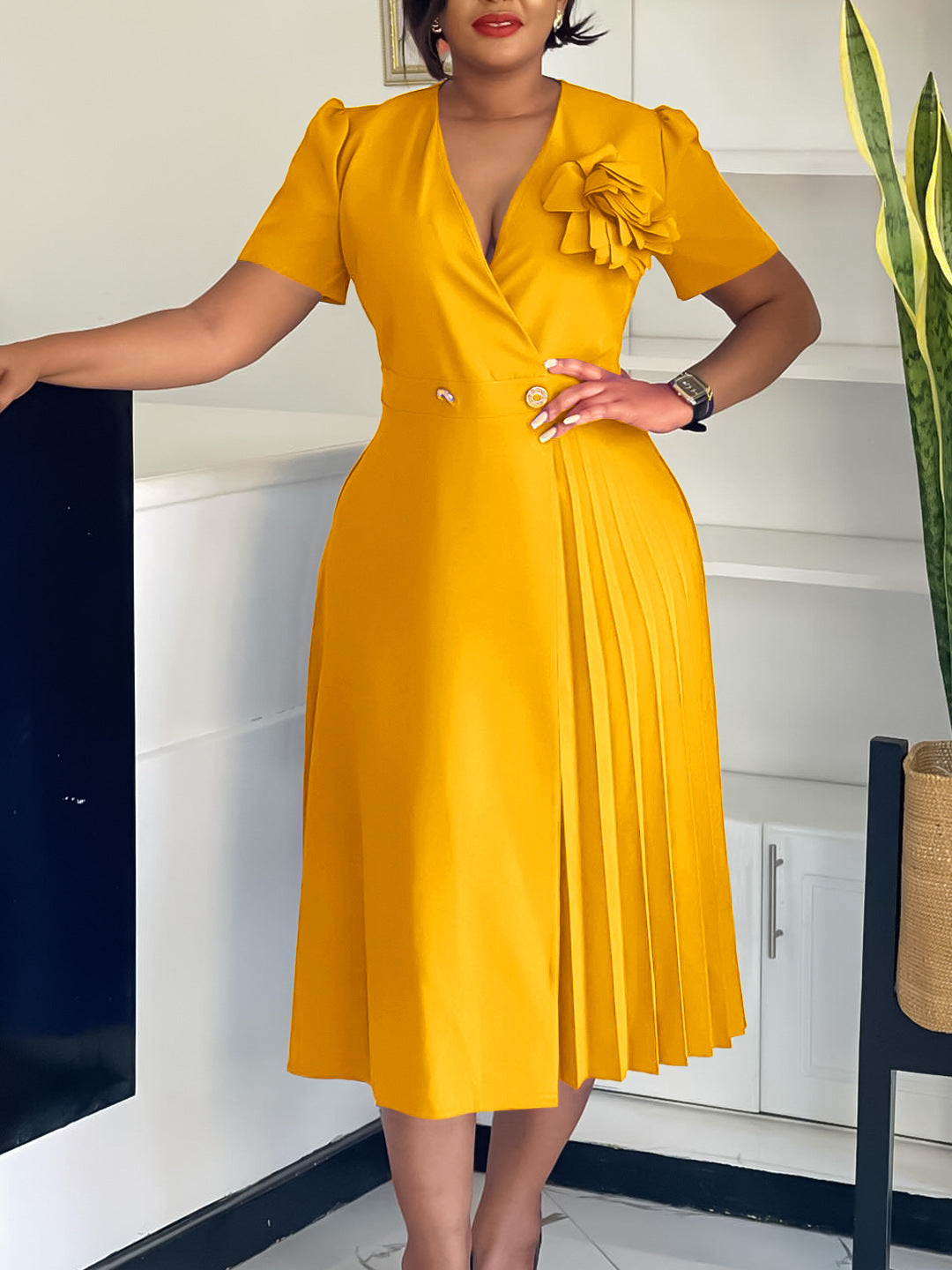Habit :Robe d'été plissée à col en V pour femme