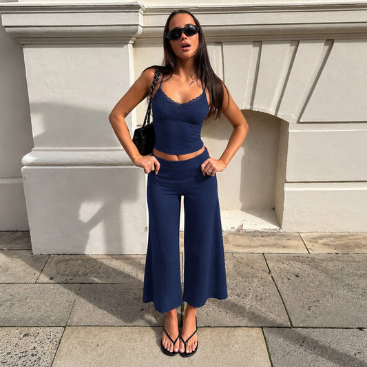 Ensemble débardeur en dentelle et pantalon de pyjama