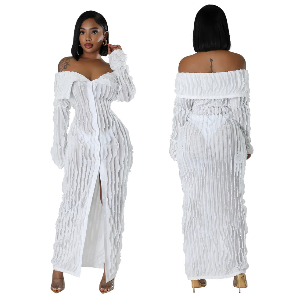 Robe moulante à épaules dénudées avec détails transparents