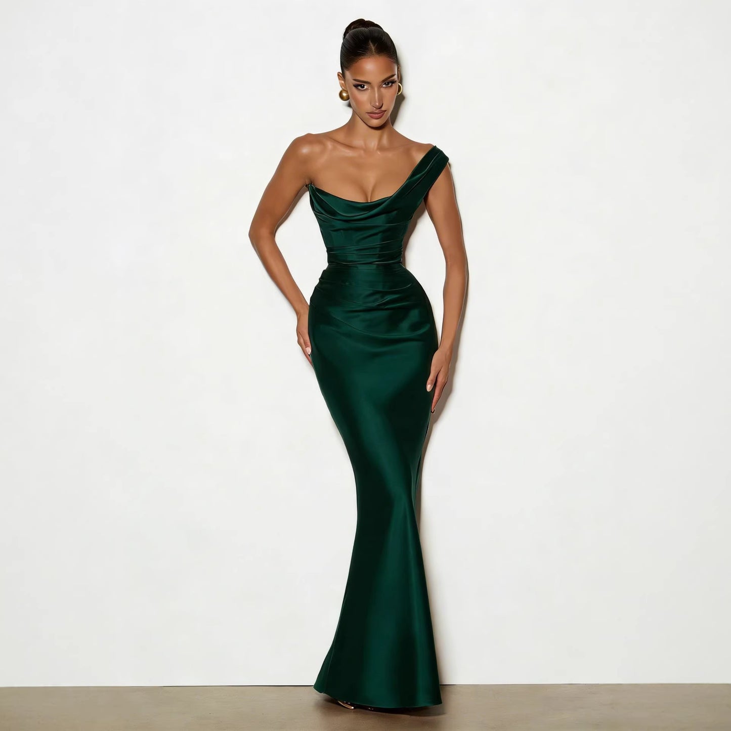 Robe de soirée sans manches à une épaule
